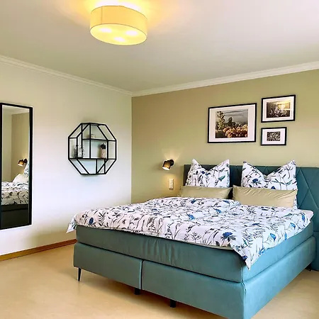 1595 Im Weingut Botzet 3* Maring-Noviand