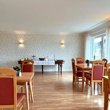 Bed & Breakfast 1595 Im Weingut Botzet Maring-Noviand