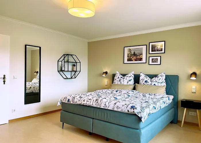 1595 Im Weingut Botzet 3* Maring-Noviand