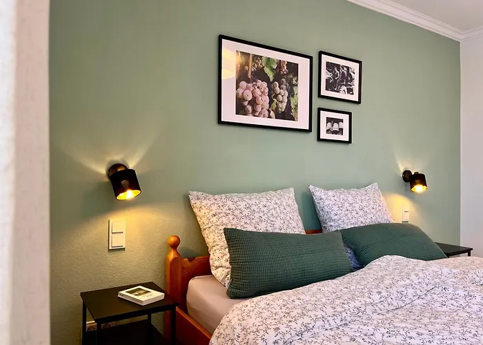 1595 Im Weingut Botzet 3* Maring-Noviand