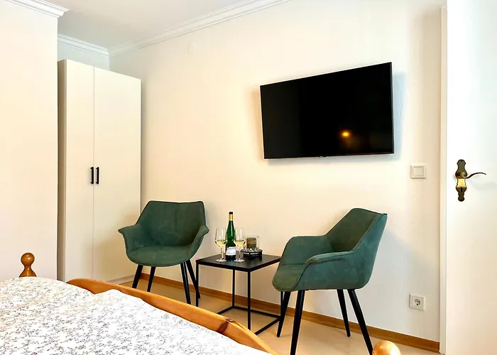 1595 Im Weingut Botzet Maring-Noviand